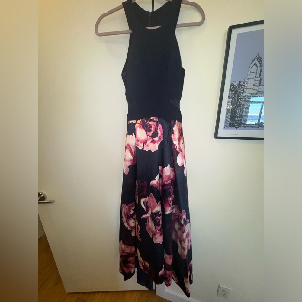Navy blue gown with pink flower print. - Picture 4 of 6